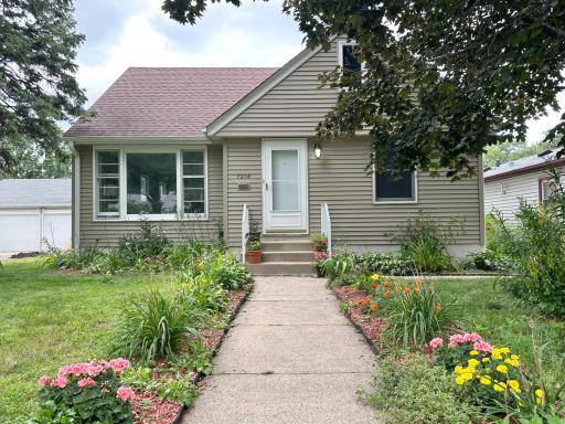 7204 Harriet Avenue, Minneapolis, MN 55423