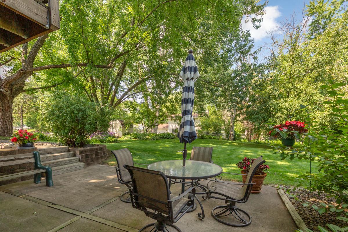 2000 E 115th St - back patio view 2