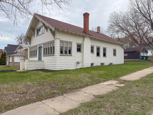 329 S 2nd Street, Le Sueur, MN 56058