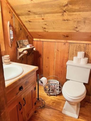 Upper level bath off of the sleeping loft