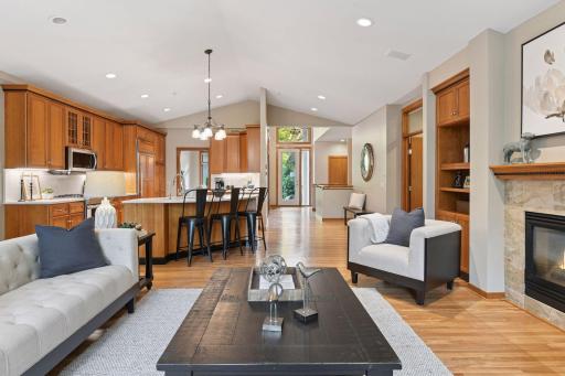 9821 Enclave Drive, Minnetonka, MN 55305