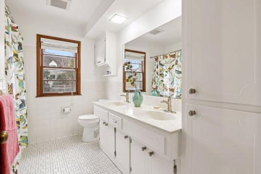 3838 Zenith Avenue S, Minneapolis, MN 55410