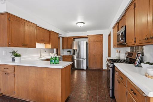 3838 Zenith Avenue S, Minneapolis, MN 55410
