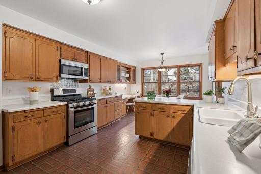 3838 Zenith Avenue S, Minneapolis, MN 55410