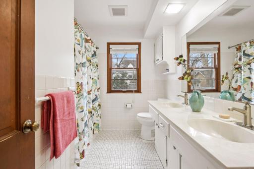 3838 Zenith Avenue S, Minneapolis, MN 55410
