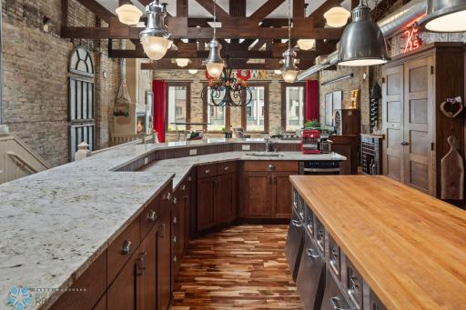 Kitchen - granite counter tops