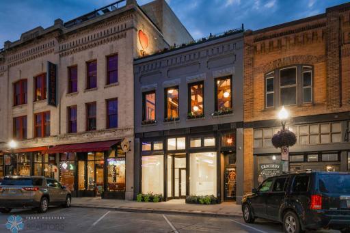 214 Broadway N, Fargo, ND 58102