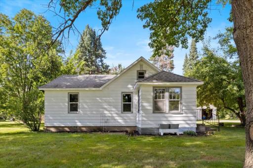 Charming 1-1/2 Story- country setting close to Princeton Amenities