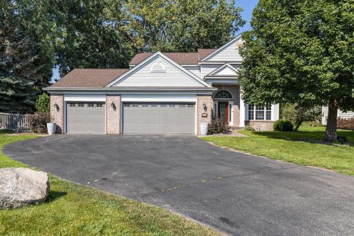 1042 Earley Lake Place, Burnsville, MN 55306
