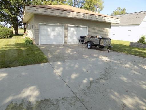 600 Esther Avenue, Lafayette, MN 56054