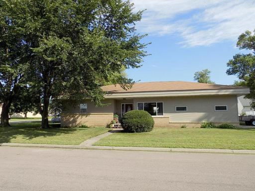 600 Esther Avenue, Lafayette, MN 56054