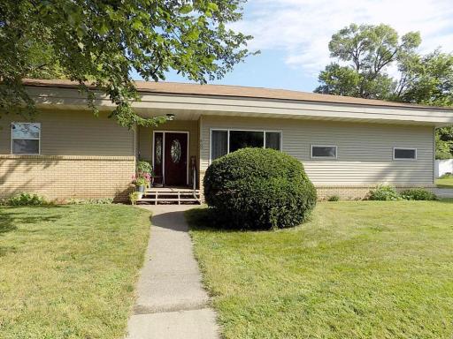 600 Esther Avenue, Lafayette, MN 56054