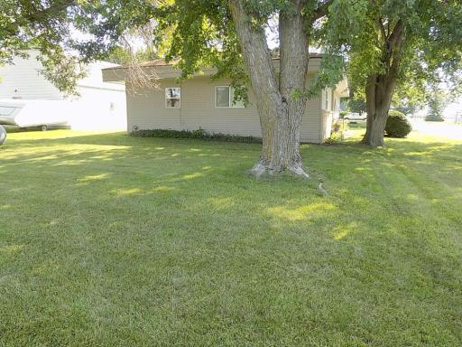600 Esther Avenue, Lafayette, MN 56054