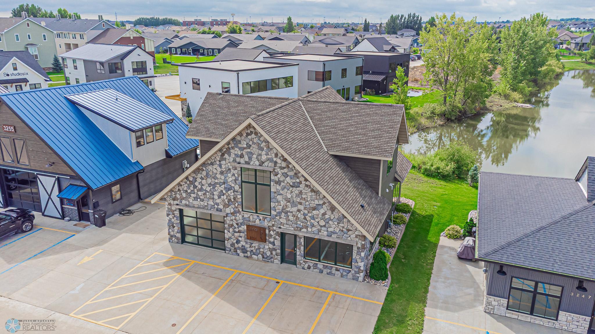 3251 Oak Ridge Loop E, West Fargo, ND-4.jpg