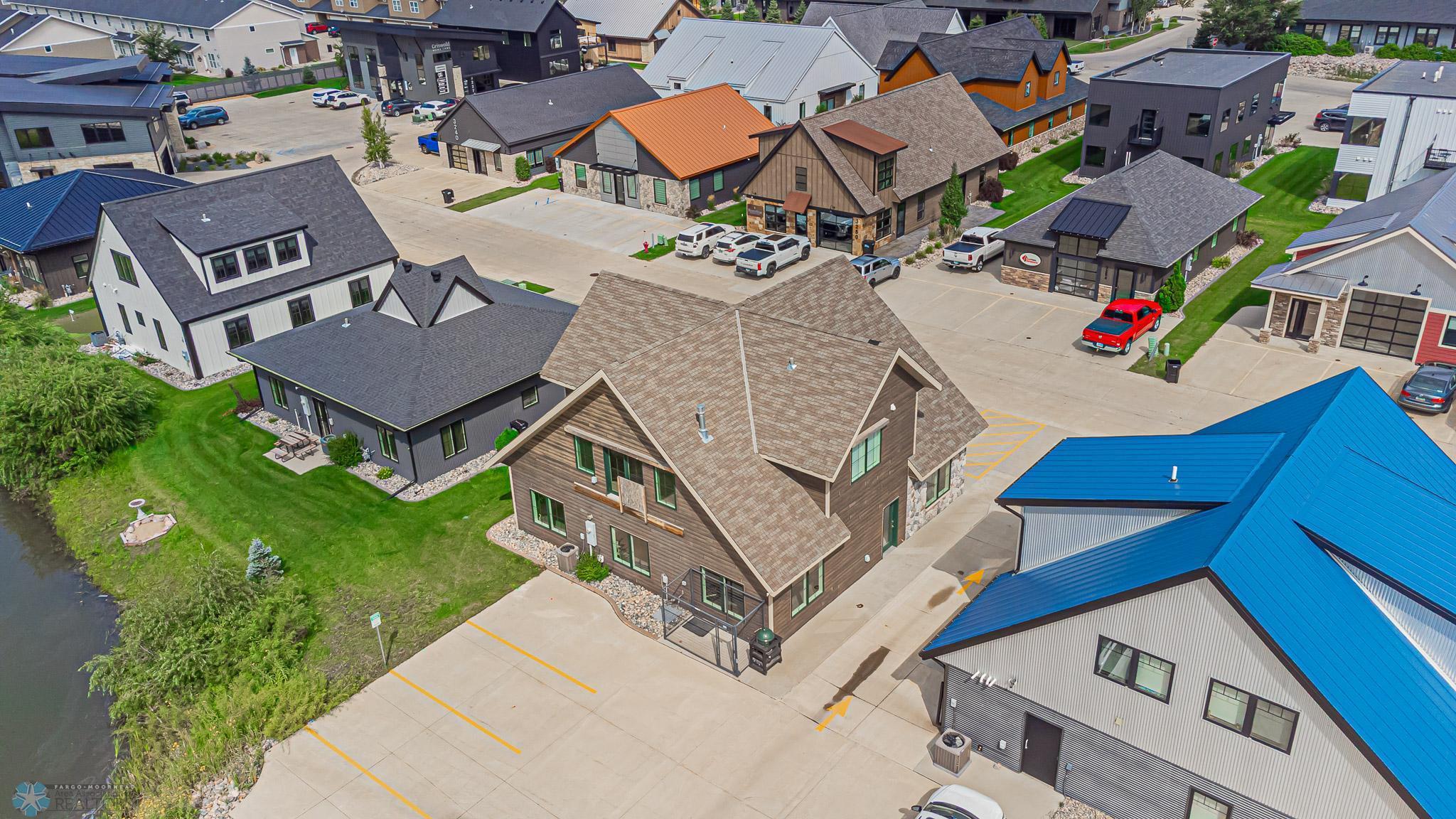 3251 Oak Ridge Loop E, West Fargo, ND-5.jpg