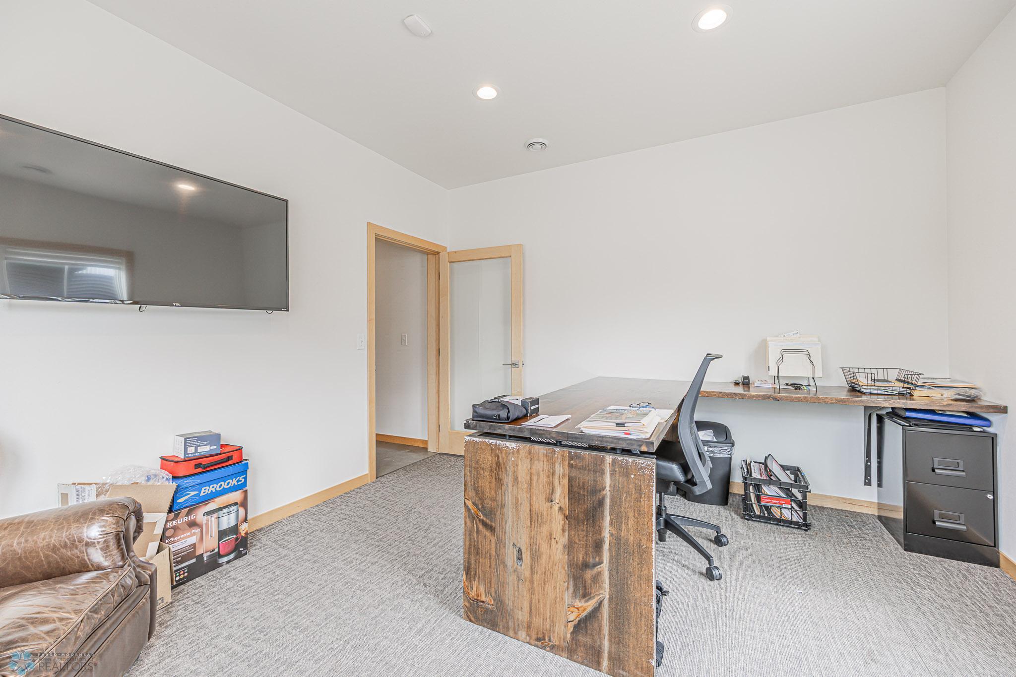 3251 Oak Ridge Loop E, West Fargo, ND-29.jpg