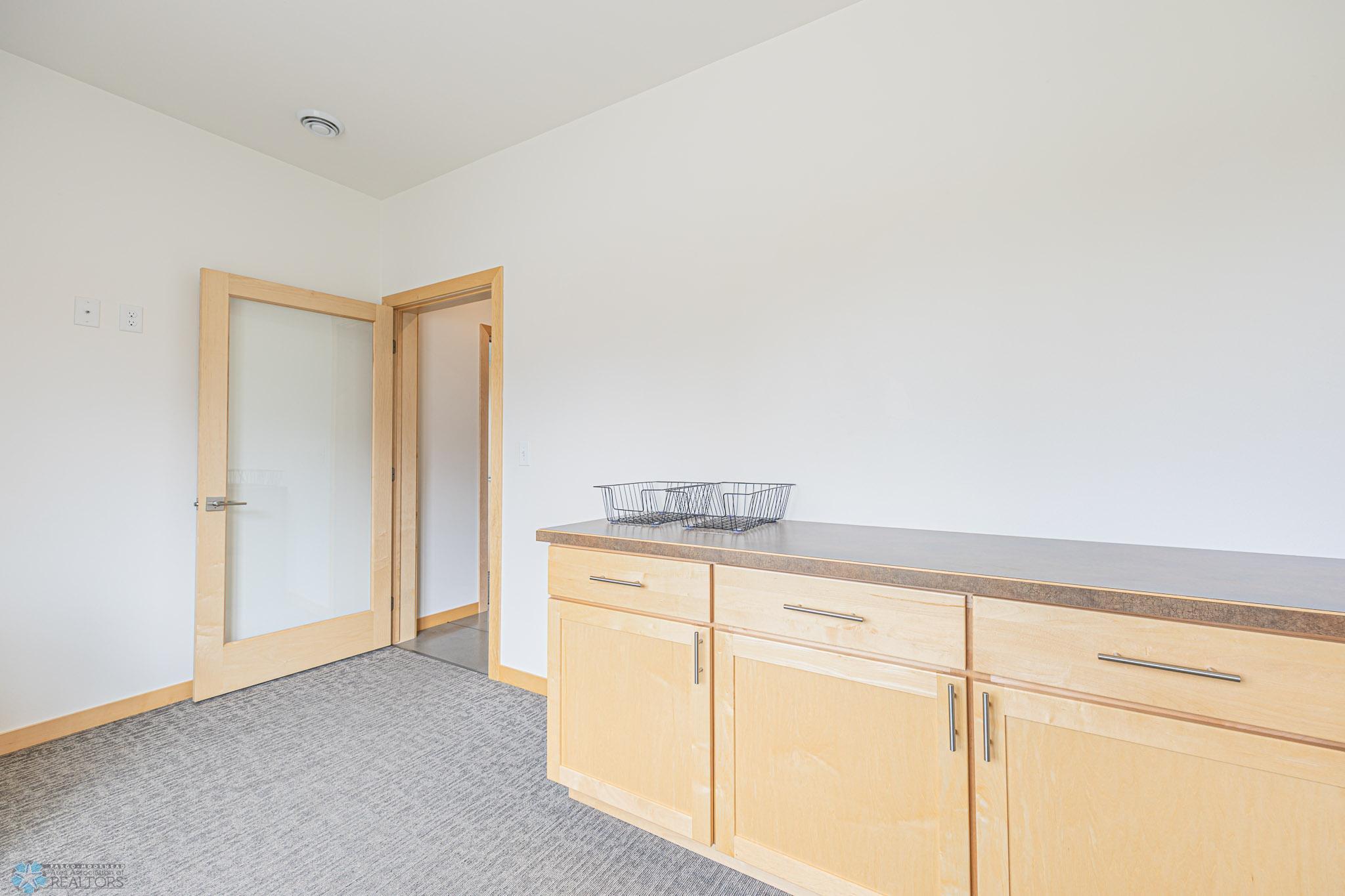 3251 Oak Ridge Loop E, West Fargo, ND-27.jpg