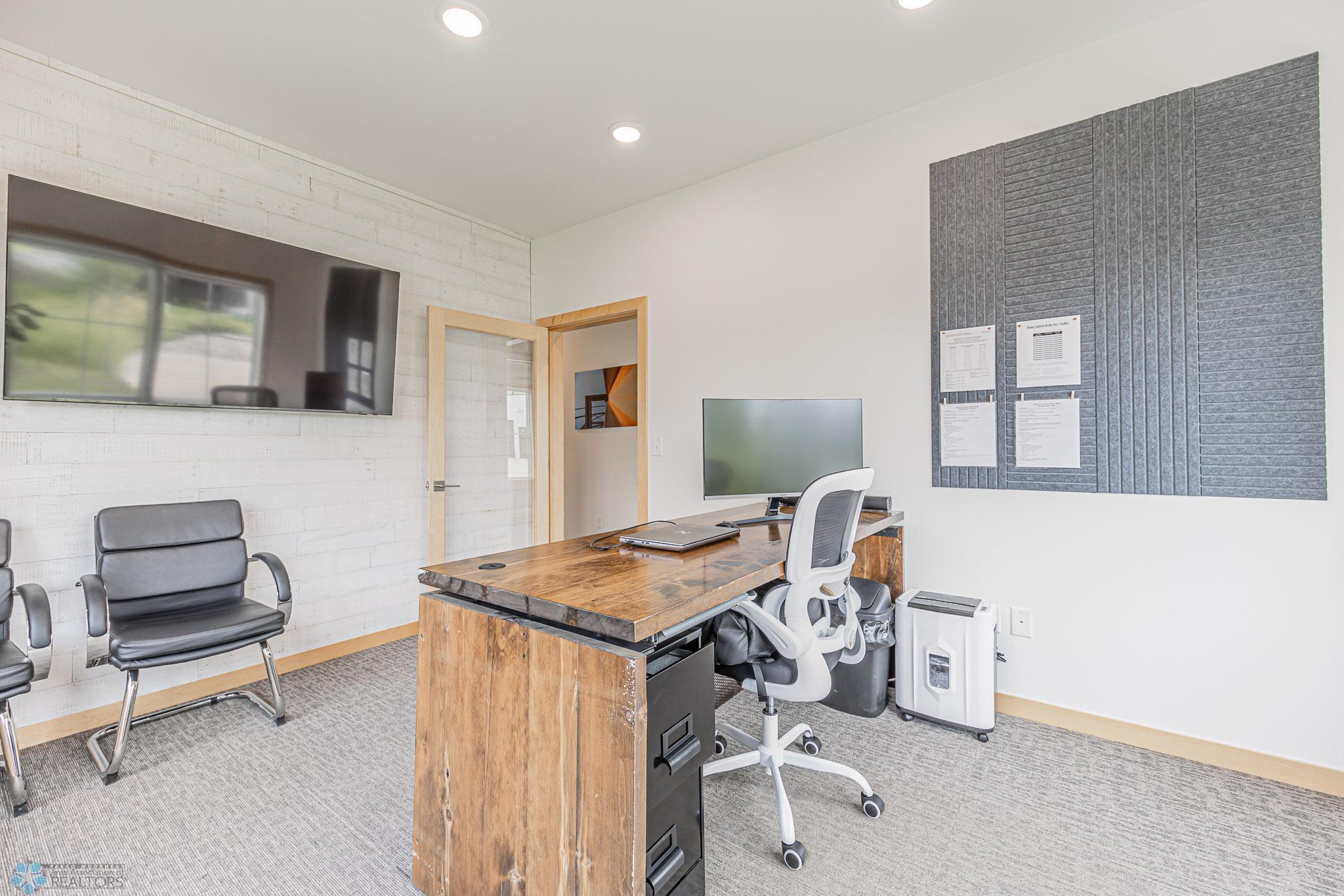 3251 Oak Ridge Loop E, West Fargo, ND-25.jpg