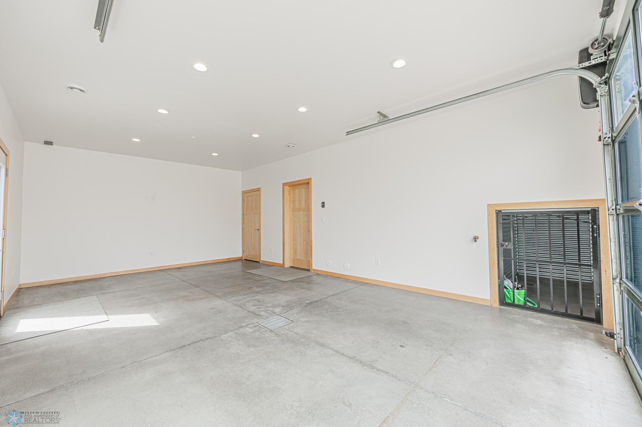 3251 Oak Ridge Loop E, West Fargo, ND-20.jpg