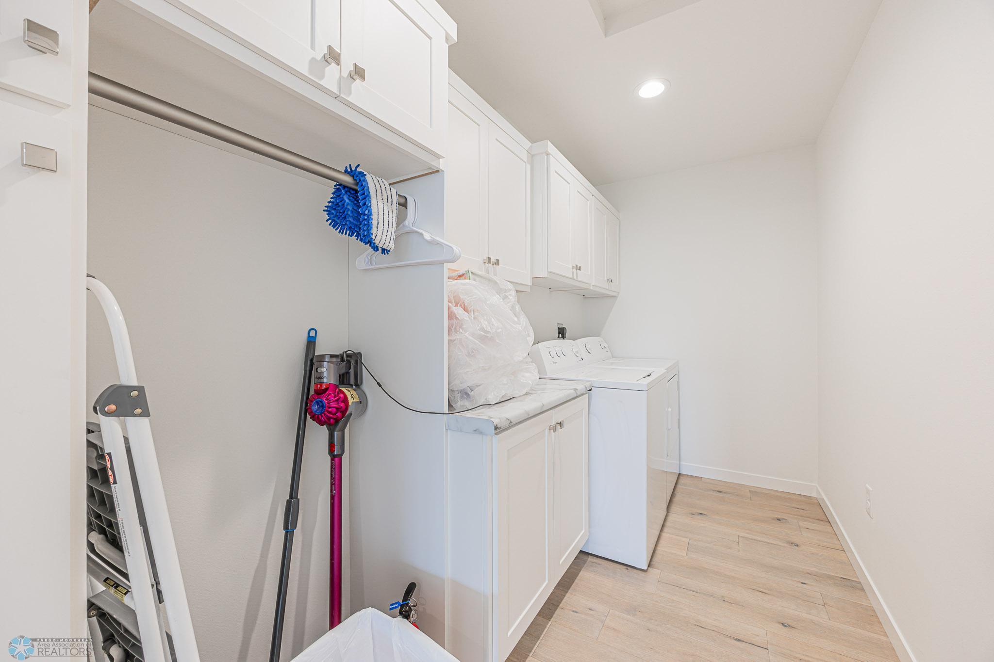 3251 Oak Ridge Loop E, West Fargo, ND-17.jpg