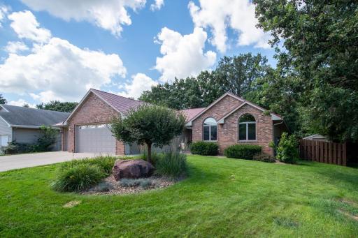 206 Woodhaven Lane, Mankato, MN 56001