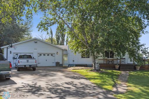 809 10th Street, Hatton, ND 58240