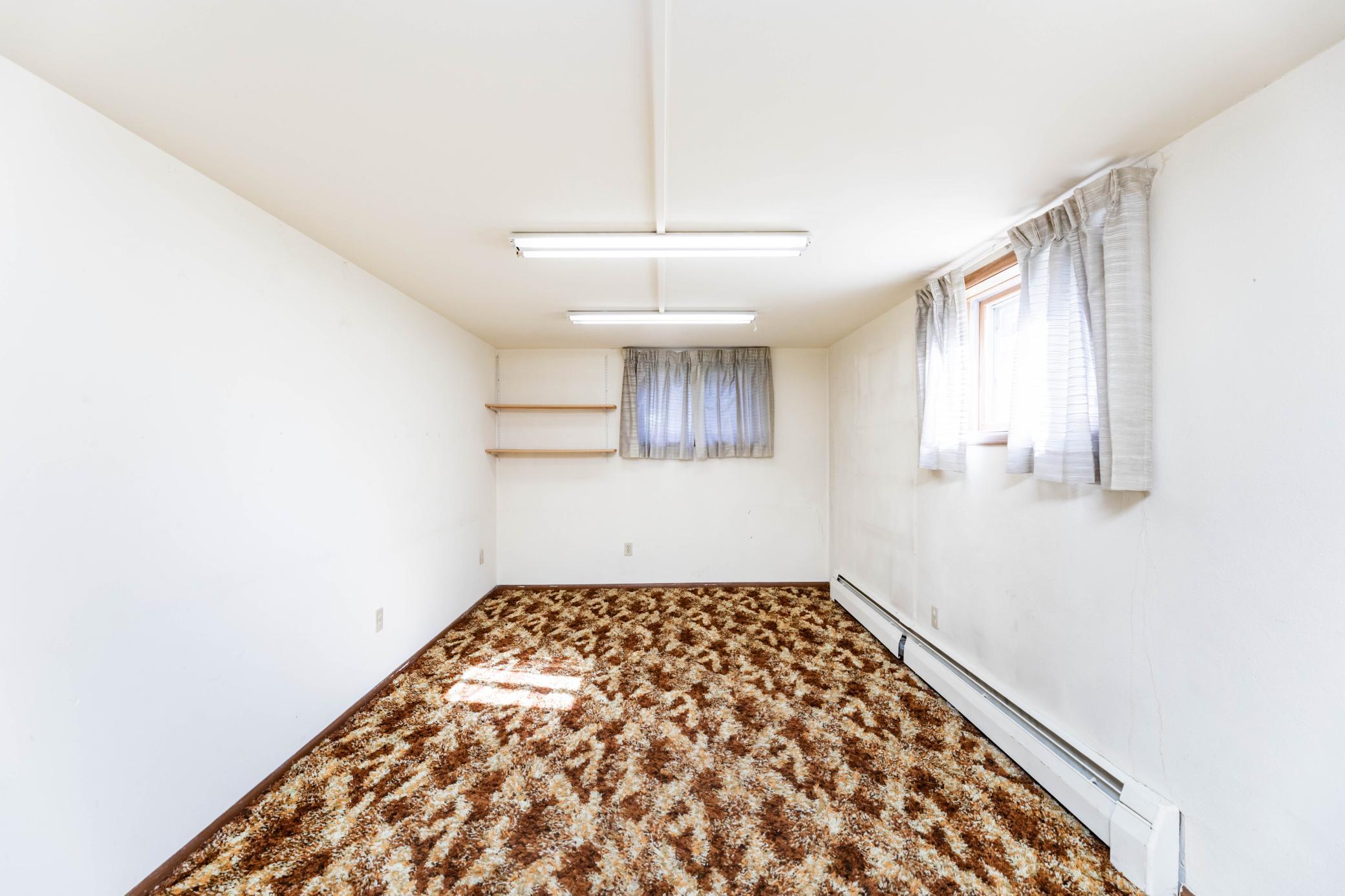 Lower bedroom