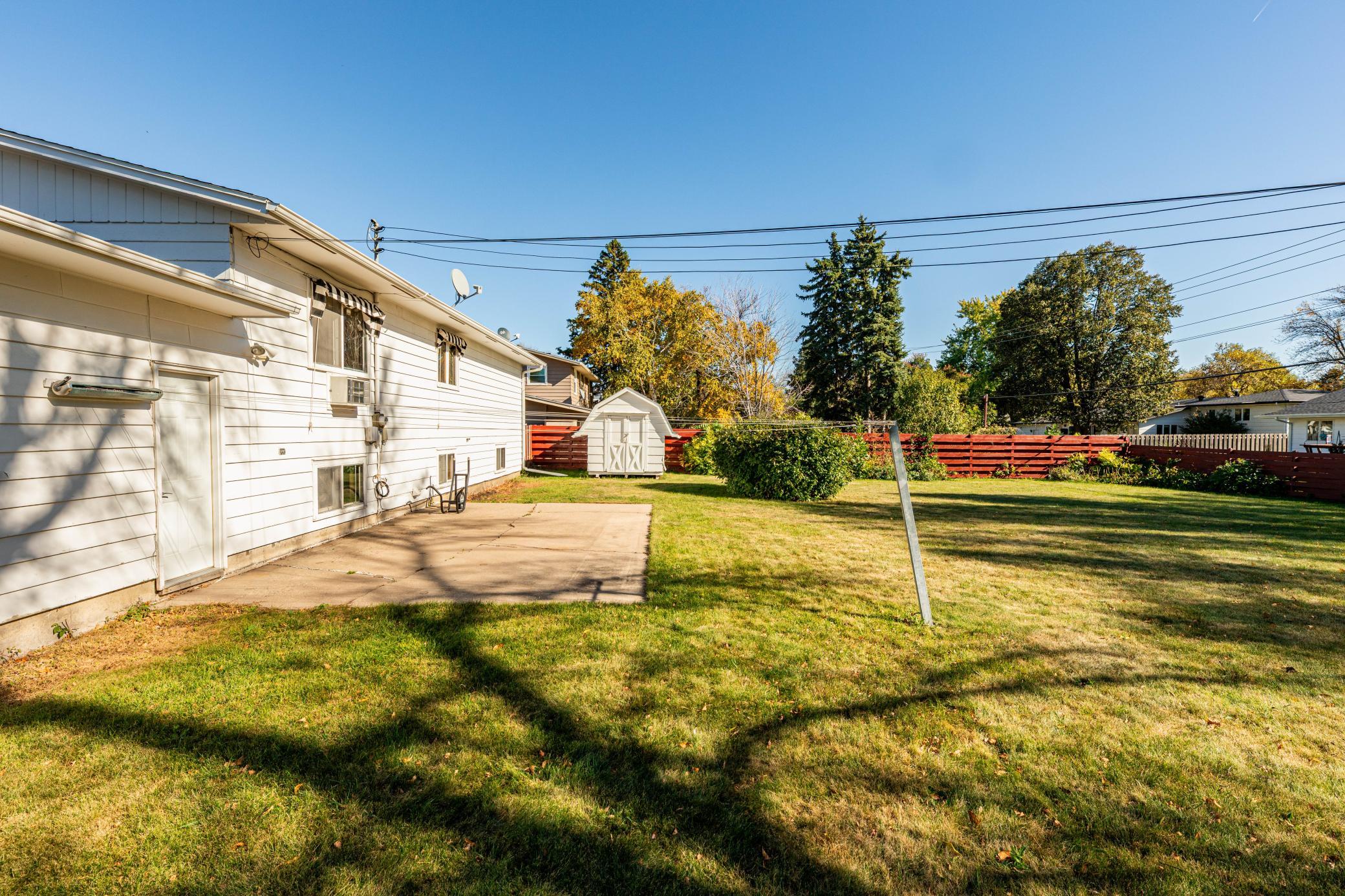 11,897sf lot