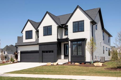 Robert Thomas Homes_Exteriors_5280 Rolling Hls Pkwy_001.jpg