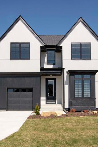 Robert Thomas Homes_Exteriors_5280 Rolling Hls Pkwy_005.jpg