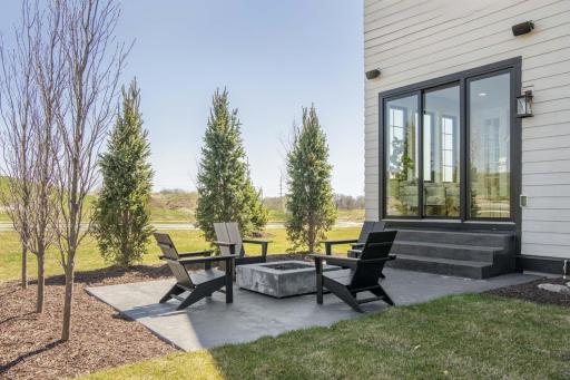 Robert Thomas Homes_Exteriors_5280 Rolling Hls Pkwy_009.jpg