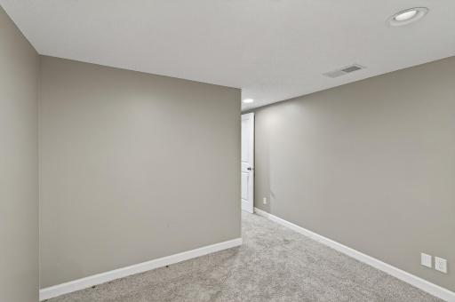7400 Ivystone Avenue S, Cottage Grove, MN 55016
