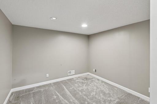 7400 Ivystone Avenue S, Cottage Grove, MN 55016