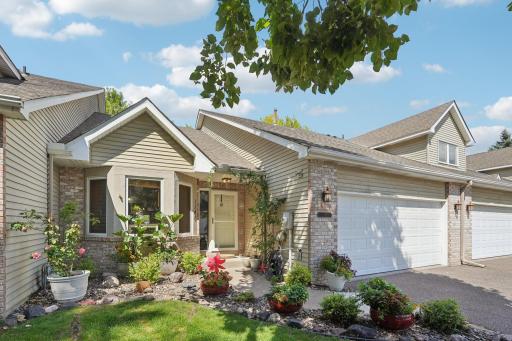 Love 1-level-living Life at Trenton Ponds - near Medicine Lake in Plymouth, MN!