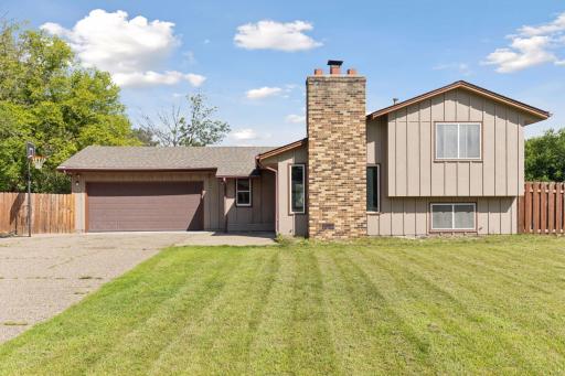 8000 Vincent Circle N, Minneapolis, MN 55444