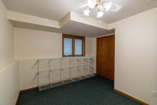 901 9th Avenue SE, Waseca, MN 56093