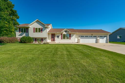 901 9th Avenue SE, Waseca, MN 56093