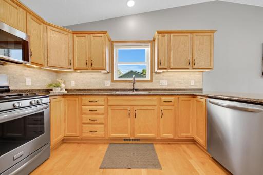 8766 Troy Marquette - Beautiful Kitchen Cabinets