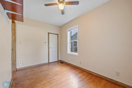 1402 11th Street N, Fargo, ND 58102