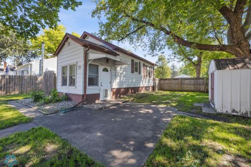 1402 11th Street N, Fargo, ND 58102