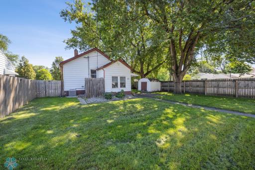 1402 11th Street N, Fargo, ND 58102