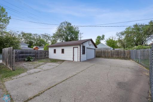1402 11th Street N, Fargo, ND 58102
