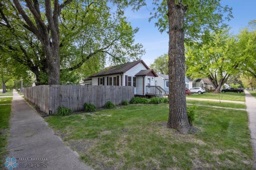 1402 11th Street N, Fargo, ND 58102