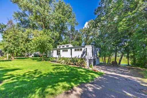 2131 Sheridan Hills Road, Wayzata, MN 55391