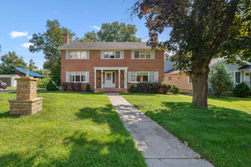 528 Lexington Parkway S, Saint Paul, MN 55116