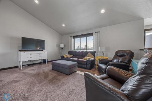 408 Sequoia Drive, Mapleton, ND 58059