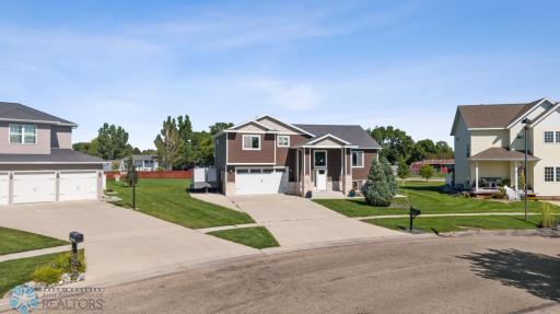 408 Sequoia Drive, Mapleton, ND 58059