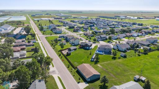 408 Sequoia Drive, Mapleton, ND 58059
