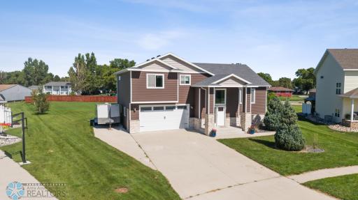 408 Sequoia Drive, Mapleton, ND 58059