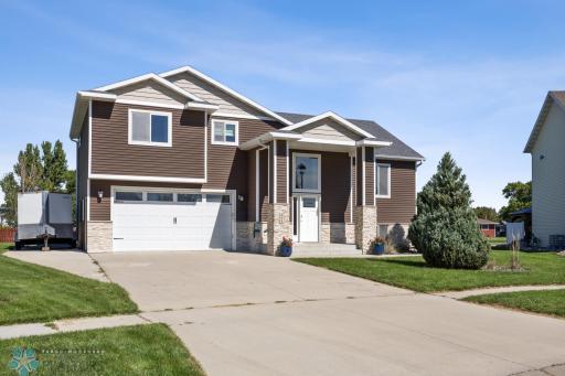 408 Sequoia Drive, Mapleton, ND 58059